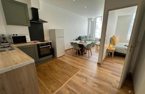 Rochefort Apartment | Chez Camille & Emma - Hyper Centre Climatisé