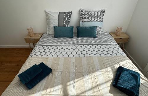 Rochefort Apartment | Chez Camille & Emma - Hyper Centre Climatisé
