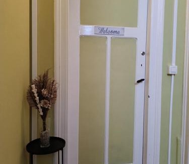 Mons House | Chez Catherine