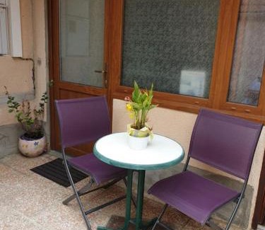 Ay Apartment | Chez Chantal à Ay