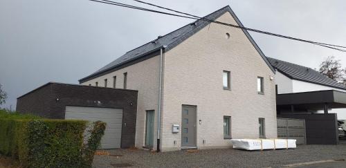 Evrehailles Apartment | chez Chantal - appartement privatif