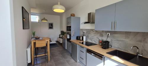 Beaune Apartment | Chez Charles Centre-Parking privé-Hospices-Gare