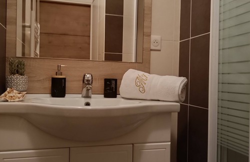 Cadereau Apartment | Chez Chris et Caro.Nimes center