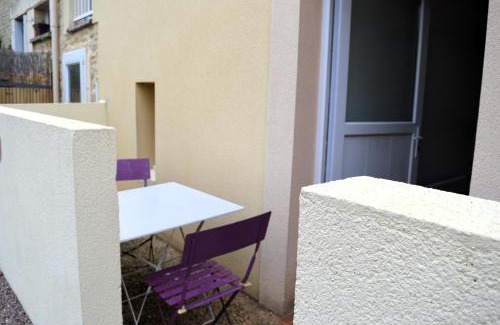 Luc-sur-Mer House | Chez Fabienne, maison avec petite terrasse privée