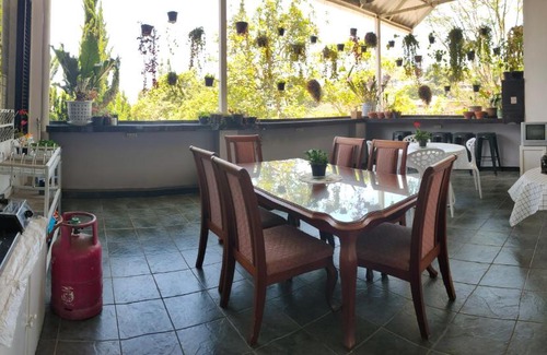 Hegarmanah House | Chez Faustine