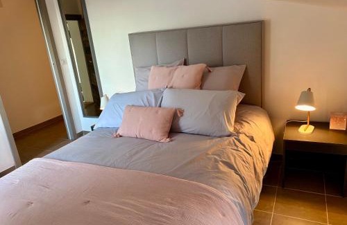 Saint-Quentin-la-Poterie Bed & Breakfast | Chez Fine