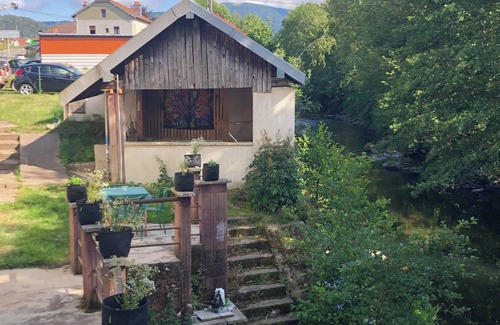Fresse-sur-Moselle Bed & Breakfast | Chez Gaston : Chambre Privée Isaac - Vue Rivière