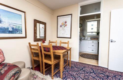 Prince's Apartment | chez Guinevere
