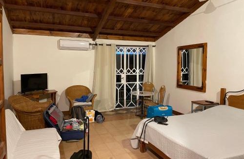 Pointe D'esny House | Chez Henri