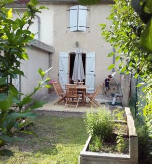 Voiteur House | Chez Henriette