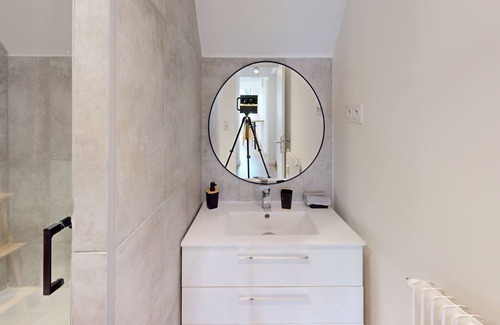 Bayeux Apartment | Chez Hortense - 5 mins walk from downtown - parking space.