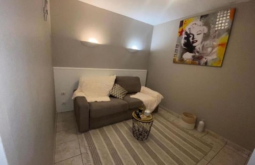 Sainte-Savine Apartment | Chez K - Proche Hypercentre - parking
