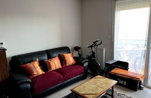 Saint-Sulpice-le-Gueretois Apartment | Chez Leon