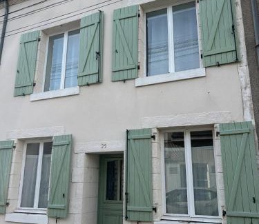 Les Montils House | Chez Laurette Les Montils Maison de Bourg