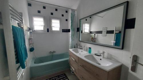 Pessac House | Chez LOLO CHAMBRE DOUBLE 14,60 M2
