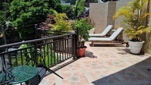 De Quincey Village House | CHEZ LORNA 3 nights or plus