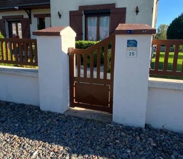 Coucy-le-Chateau-Auffrique Apartment | CHEZ MARIA ET JOSE