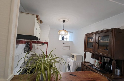 Quartier Canrobert Apartment | Chez ma petite Reine 1, retro apartment in the heart of Pontoise