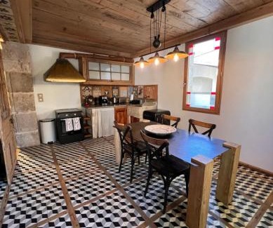 Saint-Laurent-d'Aigouze House | Chez max