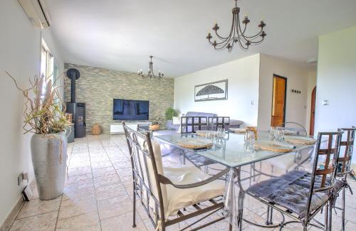 Saint-Pierre-de-Chignac Villa | Chez Mimi