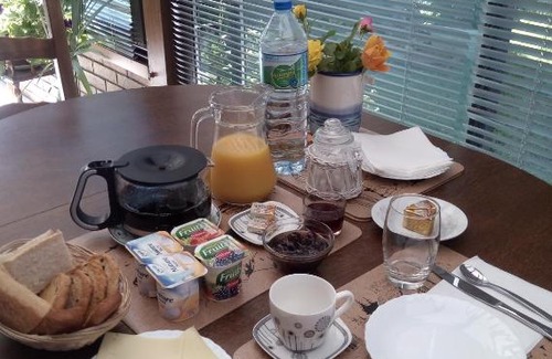 Bourges Bed & Breakfast | chez Myla chambre avec tv écran plat et salle de bain privative