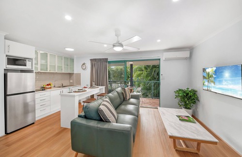 Sunshine Beach Hotel | Chez Noosa Holiday Apartments