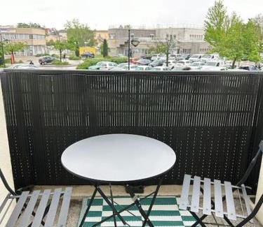 Meyzieu Apartment | Chez Omiala Centre de Meyzieu