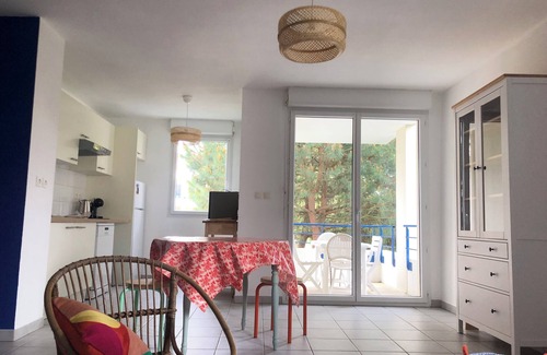 Poitiers Apartment | Chez Pia, apartment with swimming pool