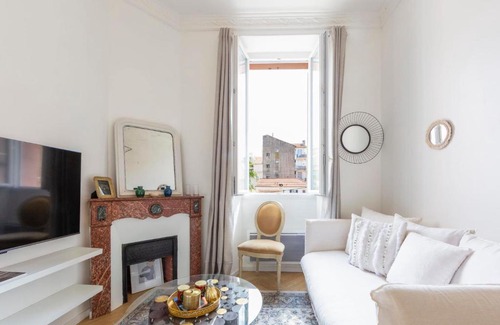 Carnot Apartment | Chez Sarah charming apartment for congresses and holidays LIVE IN CANNES