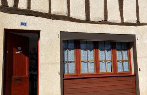 Caylus House | Chez Stella 1 pièce canapé lit deux personnes, Cuisine, SDB séparée