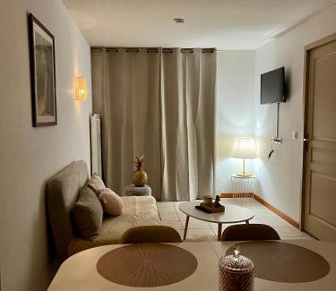Levernois Apartment | Chez Suzette-Résidence-Piscine-Sauna