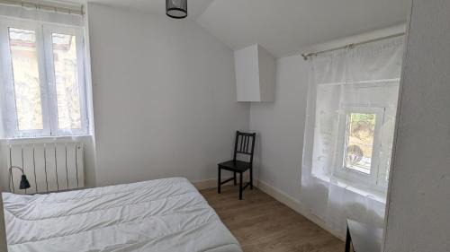 Savignac-les-Ormeaux Apartment | Chez Thythy