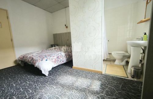 Besseges House | Chez VanVan