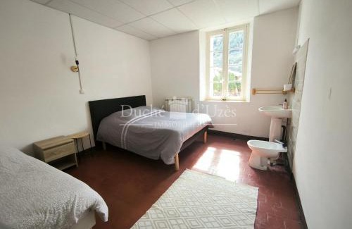 Besseges House | Chez VanVan