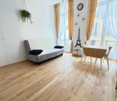 Les Halles Apartment | Chez Zenovia