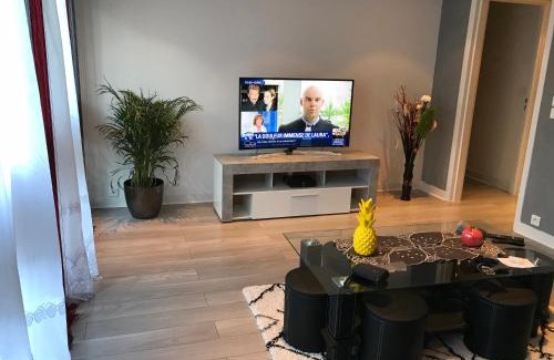 Quartier du Vieux-Pont - Sainte-Genevieve Apartment | ChezClervie Nanterre City Paris La Défense Arena