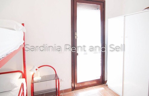 Teulada House | Chia, 6 beds, 2 bathrooms, 150 meters from the sea, air conditioning, patio, garden