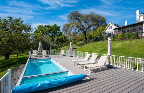 Cloverdale House | Chianti by AvantStay Stunning Secluded Ranch w Pickleball Court Barn