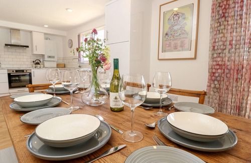 Nettlestone Cottage | CHIANTI, family friendly, character holiday cottage in Seaview