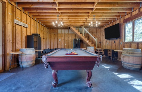 Cloverdale House | Chianti: Secluded Luxury Estate with Pool, Pickleball, Game Barn & Views