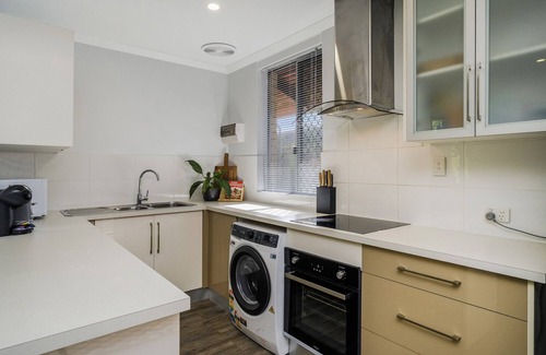 Osborne Park Apartment | Chic 1-Bed 15-Min from Scarborough Beach & CBD