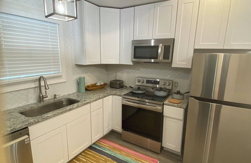 Old Fourth Ward House | Chic 1-bedroom 1-bath house with AC and WiFi in the heart of Atlanta