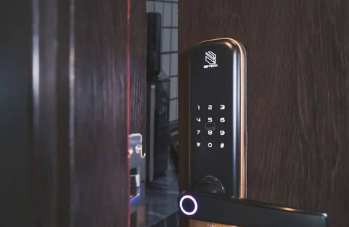 Phnom Penh City Centre Apartment | Chic 1-bedroom apartment with AC, WiFi in awesome Phnom Penh