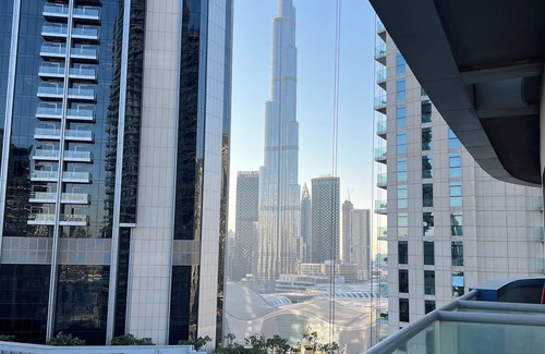 Downtown Dubai Apartment | Chic 1-bedroom apartment in Downtown Dubai with WiFi, AC