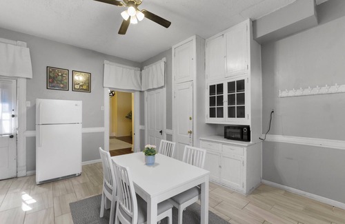 Benton Park Apartment | Chic 1-bedroom apartment with WiFi, AC in fabulous St. Louis
