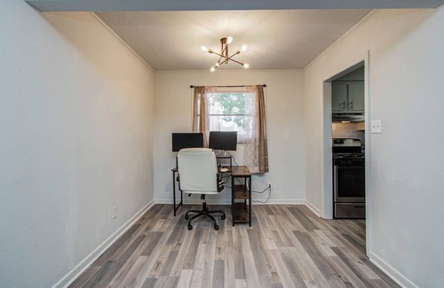 Hyde Park Apartment | Chic 1-bedroom apartment with WiFi, AC in welcoming Houston