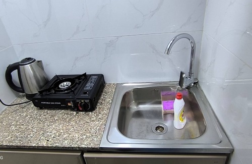 Qudaibiya House | Chic 1-bedroom apartment in cool Manama with WiFi, AC