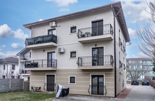 Giroc Apartment | Chic 1-bedroom apartment with AC, WiFi in cool GirocnApartament Sophia