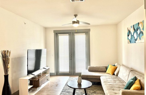 West Oak Hill Apartment | Chic 1-bedroom apartment with washer and dryer in amazing Austin