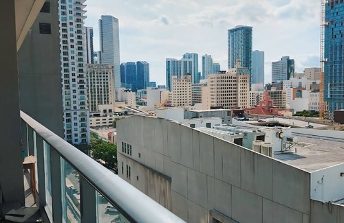 Overtown Apartment | Chic 1-bedroom apartment in vibrant Miami with AC, fitness room, WiFi